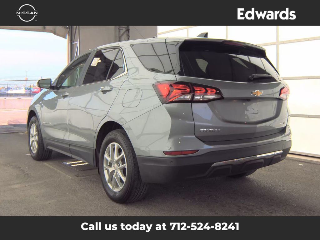 2023 Chevrolet Equinox LT photo 3