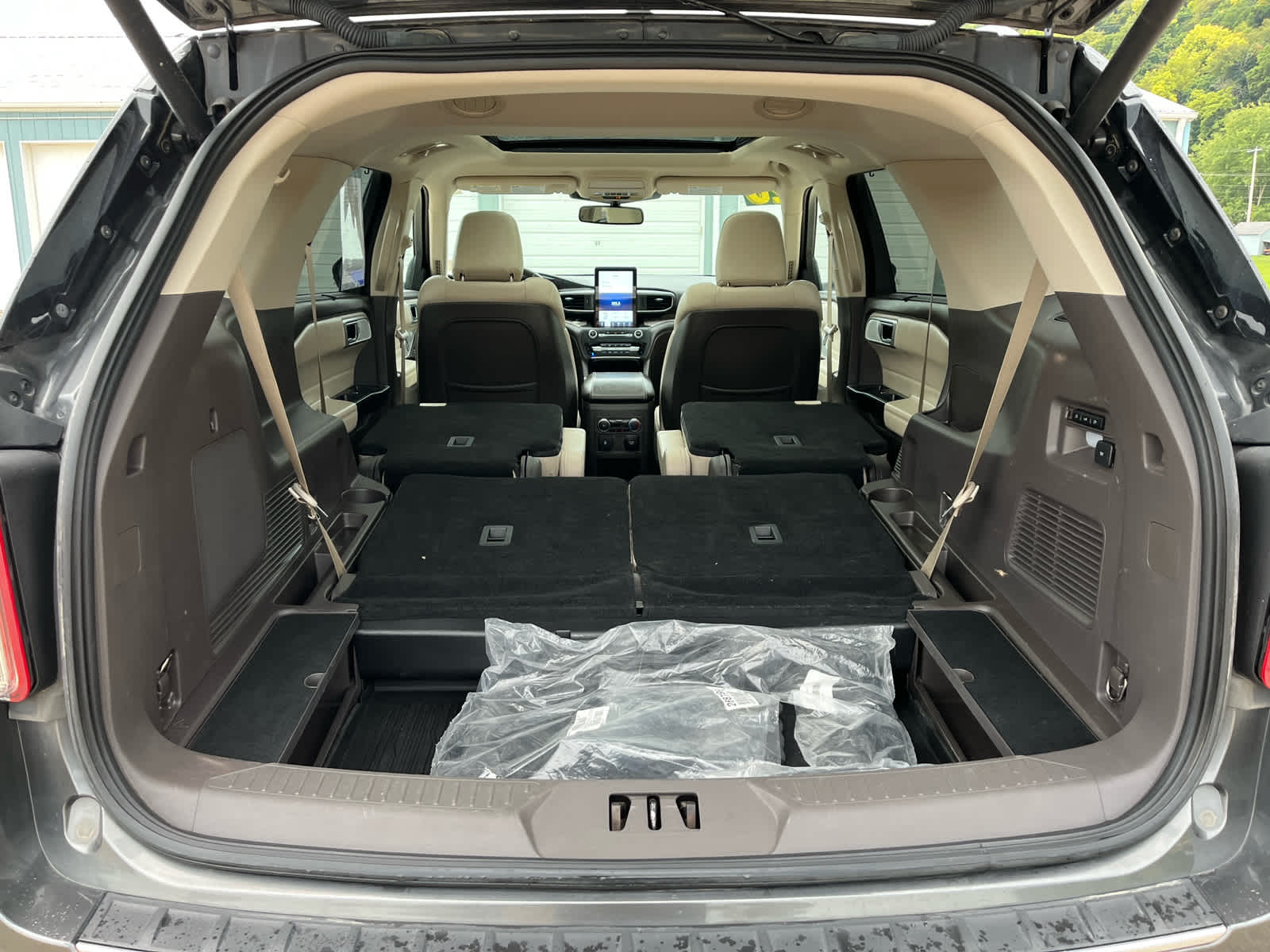 2020 Ford Explorer Platinum photo 12