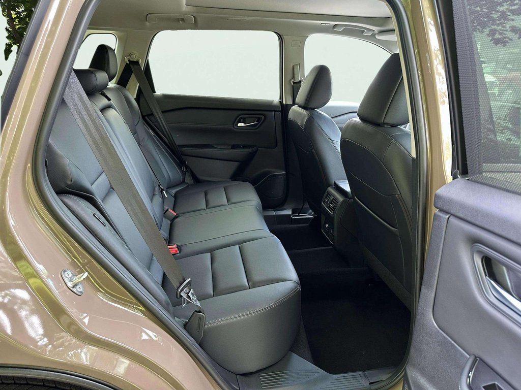 2025 Nissan Rogue SL photo 18