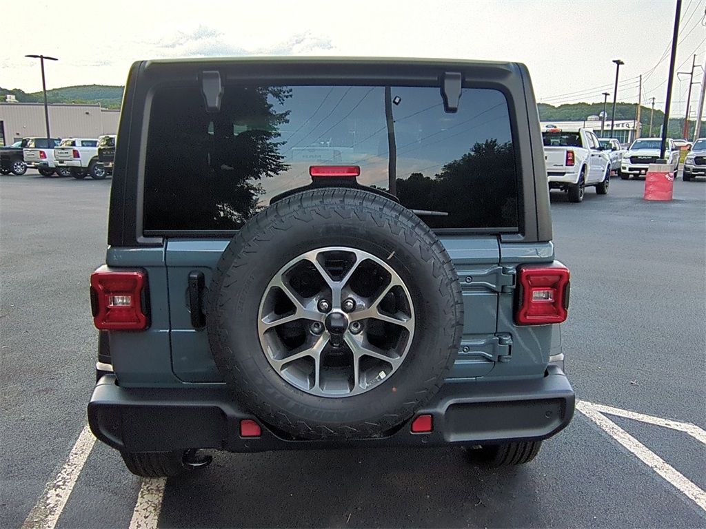 2025 Jeep Wrangler Sport S photo 4