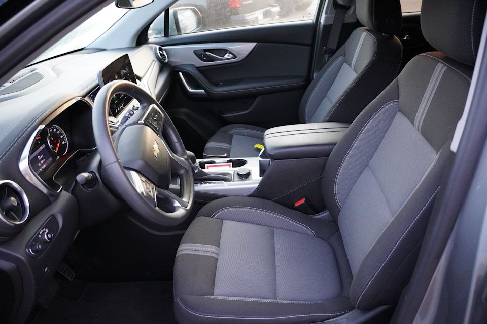 2025 Chevrolet Blazer 2LT photo 3