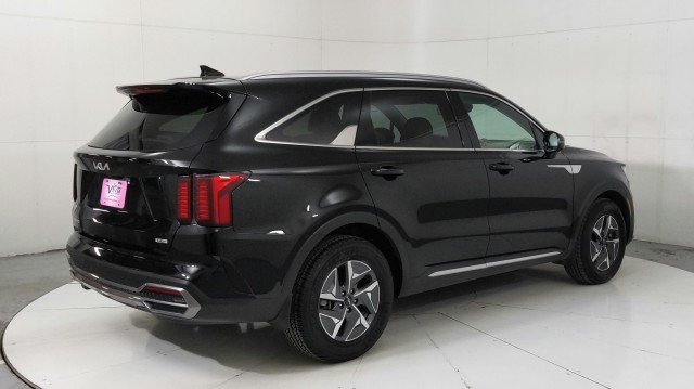 Used 2023 Aurora Black Kia EX image 5