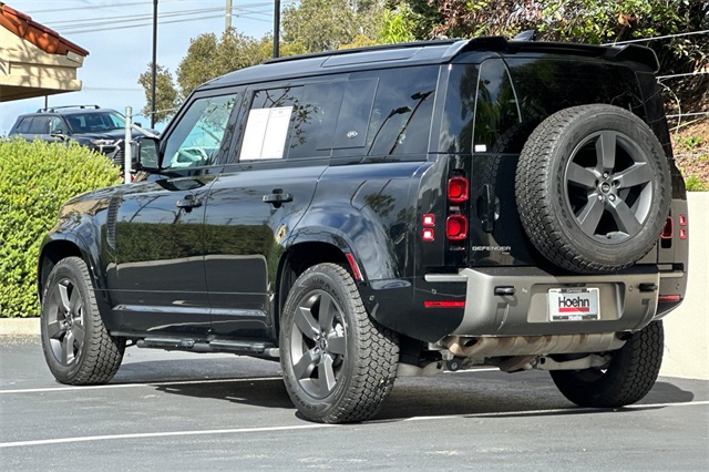 2022 Land Rover Defender 110 X-Dynamic SE photo 3