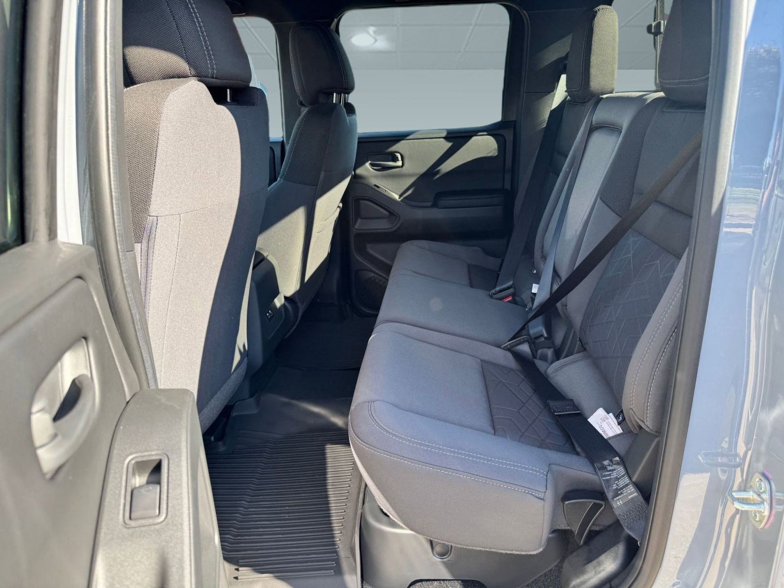 2026 Nissan Frontier SV photo 11