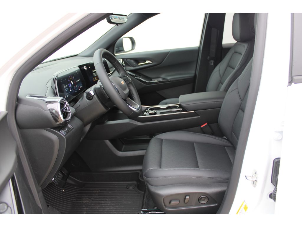 2026 Chevrolet Equinox LT photo 4