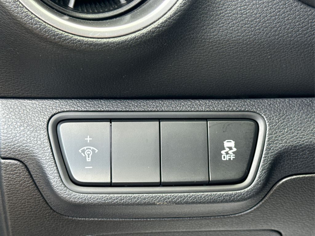 2023 Kia Forte LXS photo 30