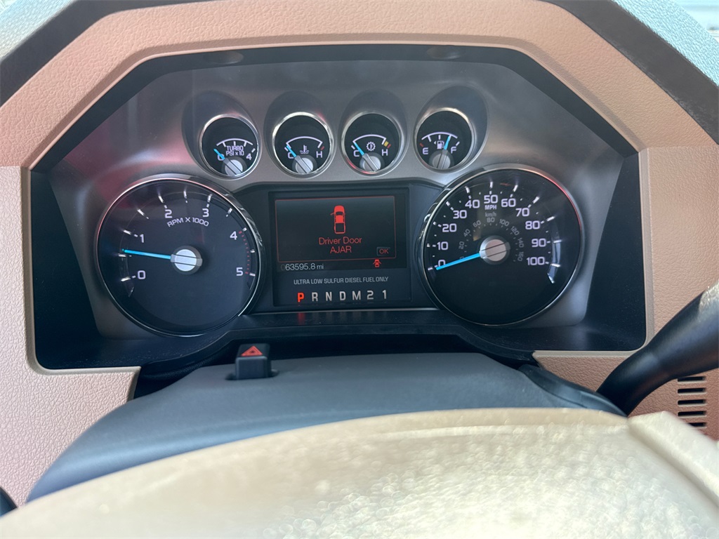 2011 Ford F-450 Lariat photo 25