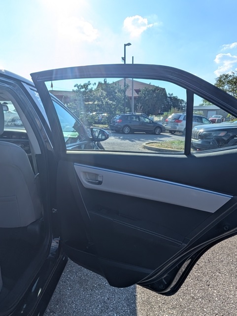 2014 Toyota Corolla L photo 15