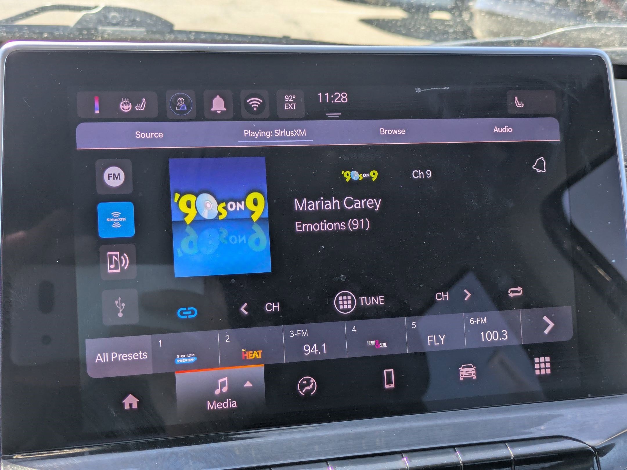 2022 Jeep Compass Latitude Lux photo 19
