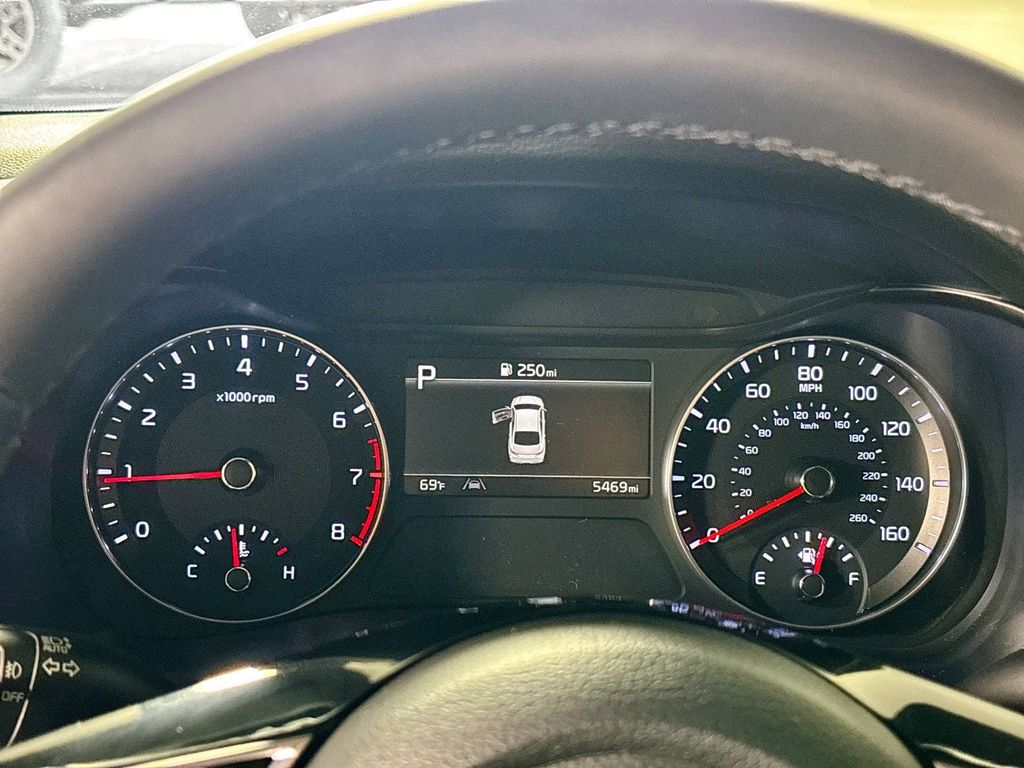 2024 Kia Forte GT-Line photo 14