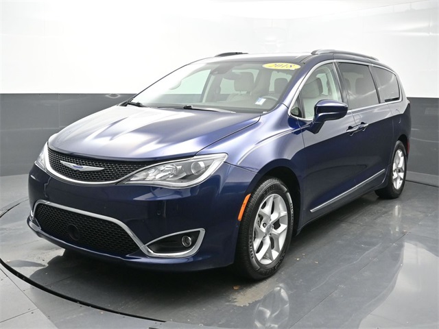 2018 Chrysler Pacifica Touring L photo 3