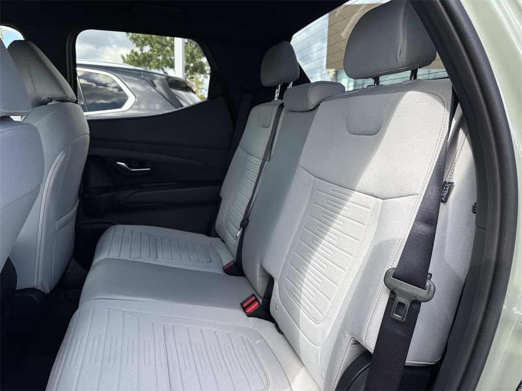 2026 Hyundai Santa Cruz SE photo 6