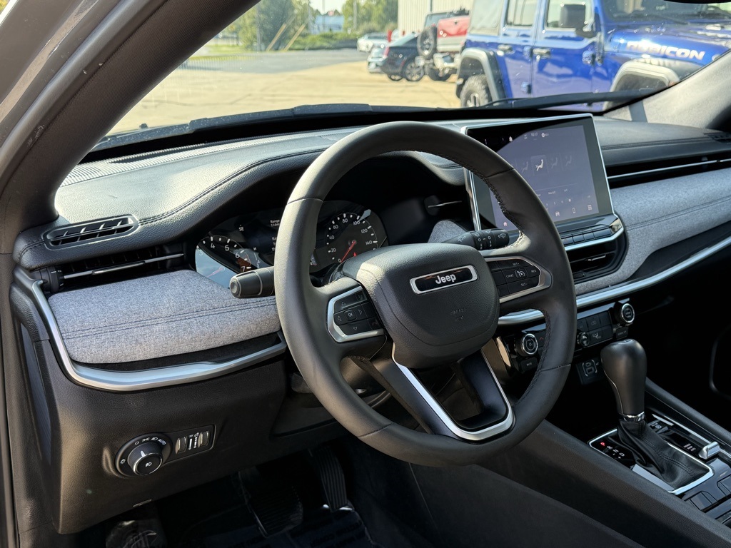 2024 Jeep Compass Latitude photo 14