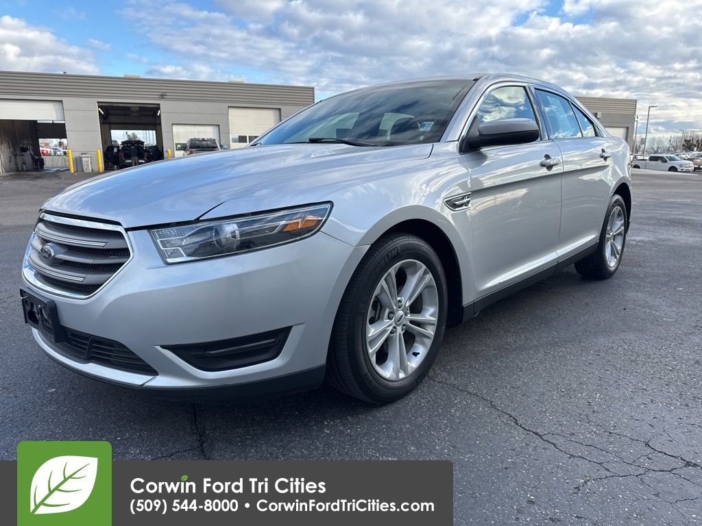 2018 Ford Taurus SEL's photo