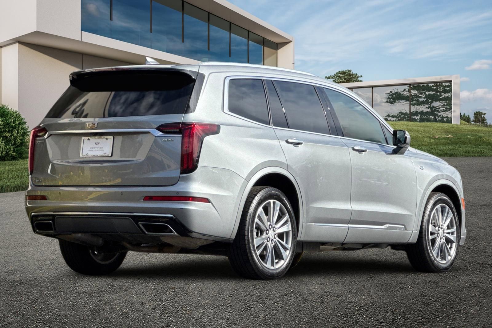 2025 Cadillac XT6 Premium Luxury photo 3