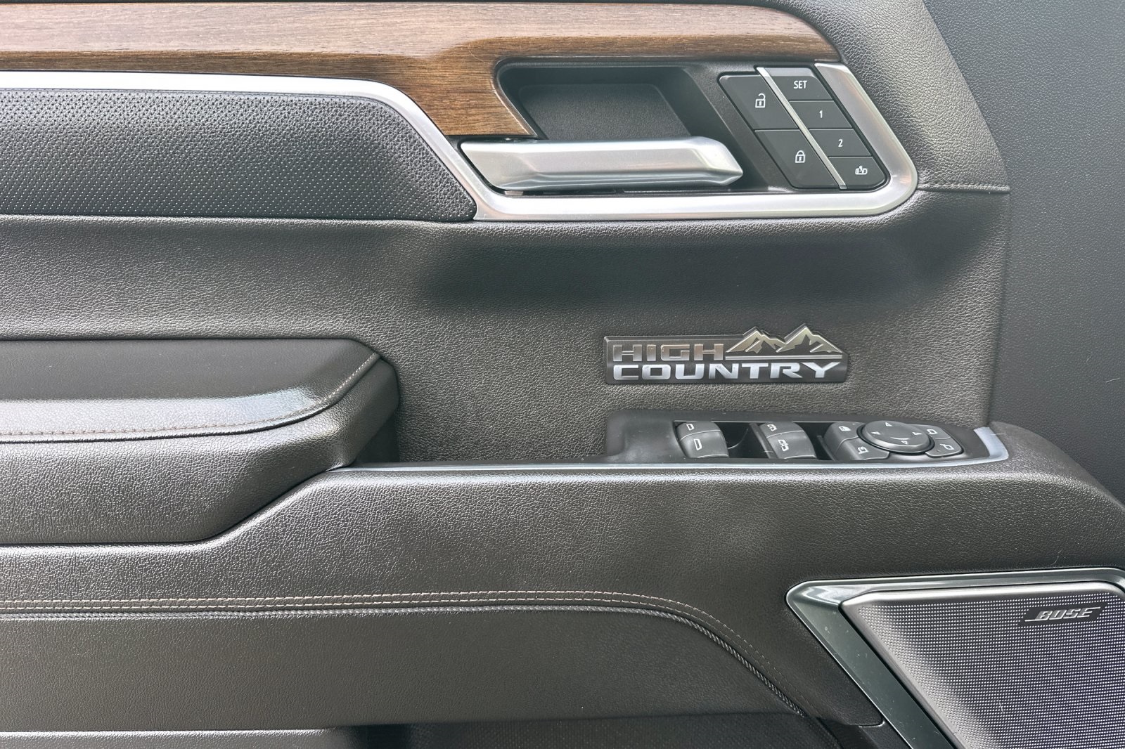 2023 Chevrolet Silverado 1500 High Country photo 11