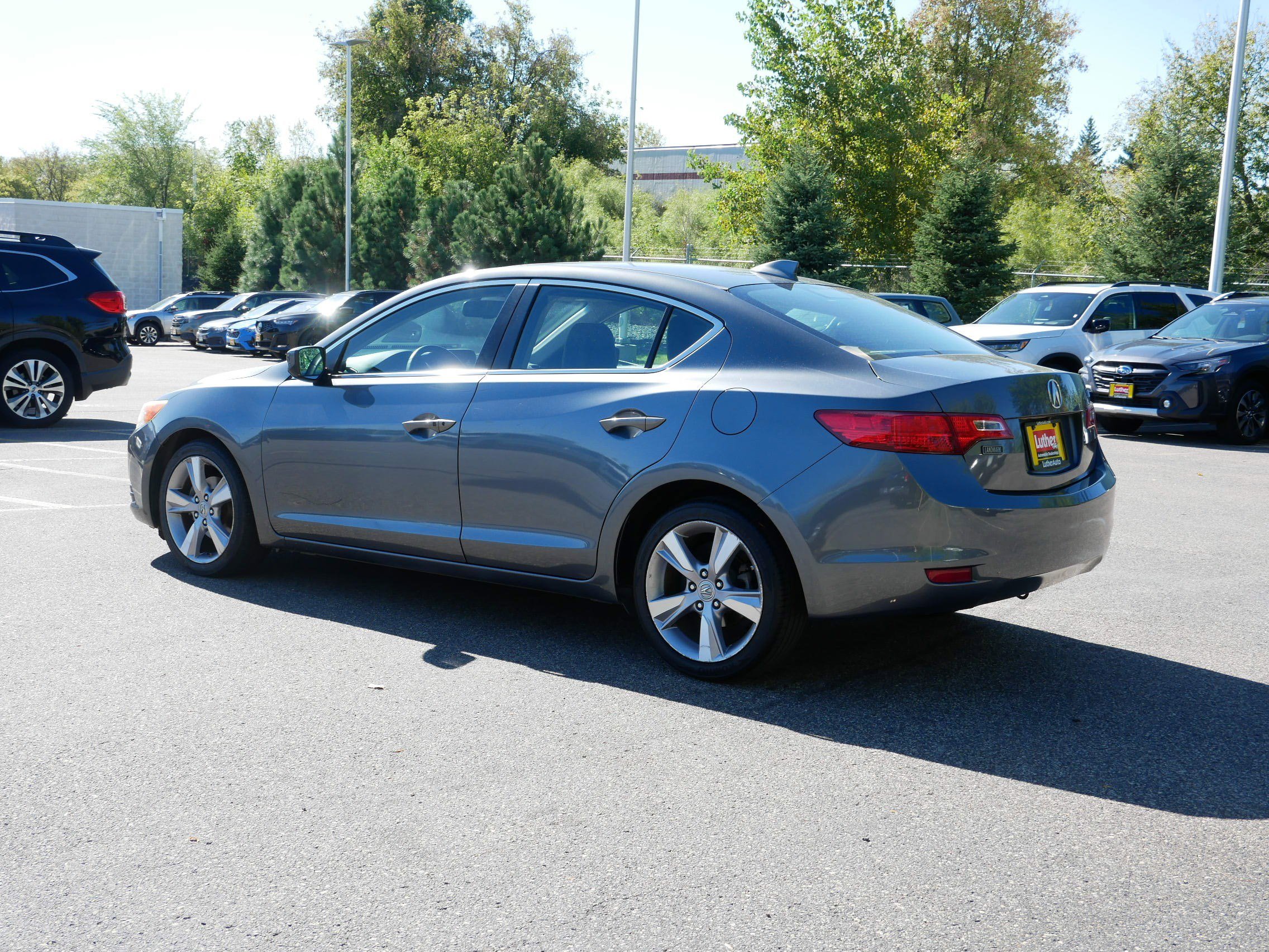 2013 Acura ILX 2.0L Premium photo 4