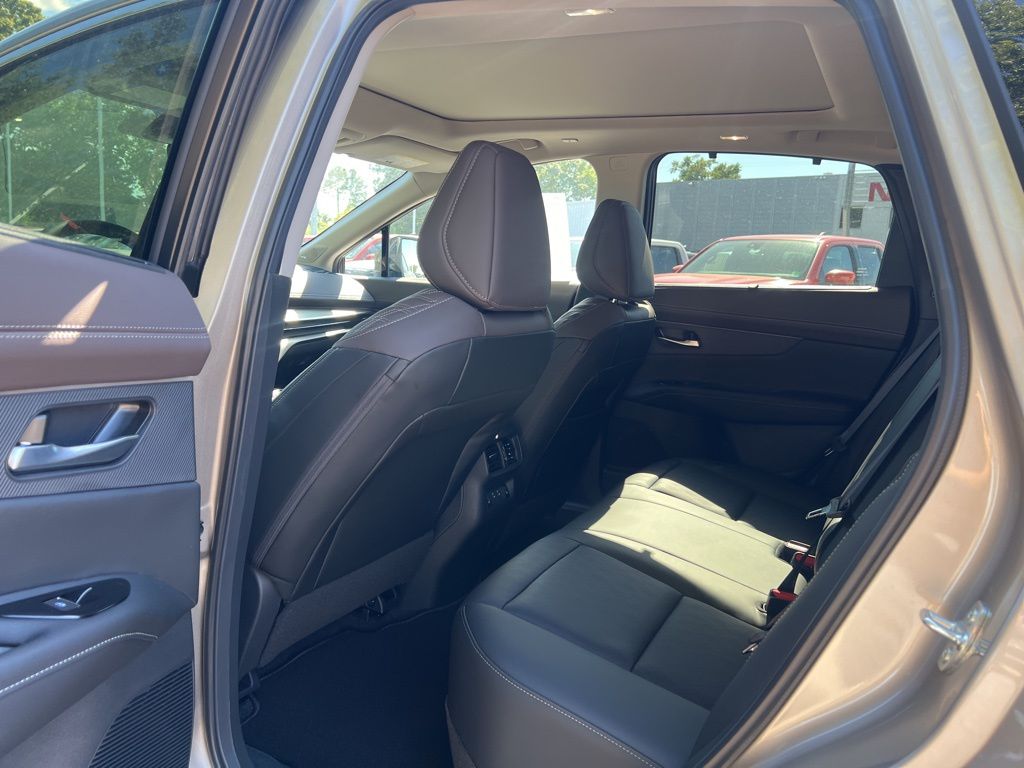 2025 Nissan Murano Platinum photo 14