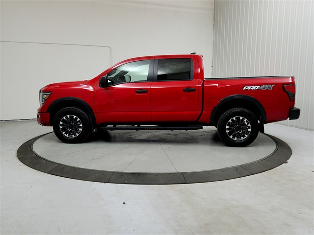 2024 Nissan Titan PRO-4X photo 2