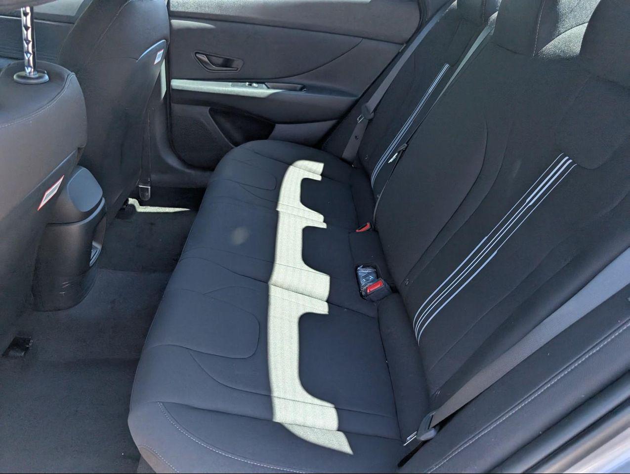 2025 Hyundai Elantra SEL Sport photo 20