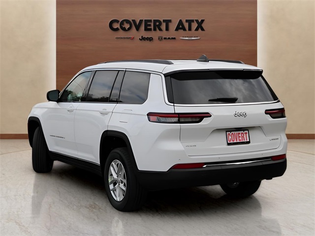 2025 Jeep Grand Cherokee Laredo Altitude photo 3