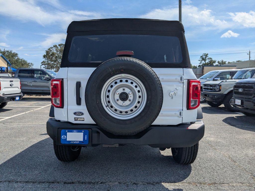 2025 Ford Bronco Base photo 4