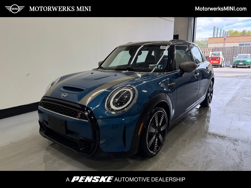 2023 MINI Hardtop 4 Door