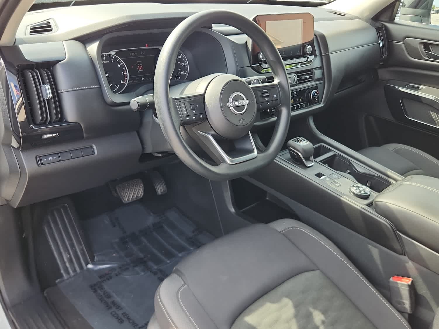 2024 Nissan Pathfinder S photo 12