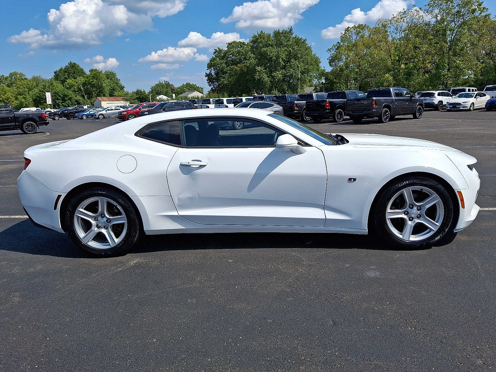 2017 Chevrolet Camaro 1LT photo 8