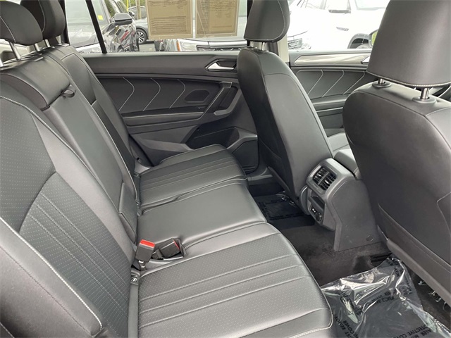 2024 Volkswagen Tiguan SE Wolfsburg Edition photo 11