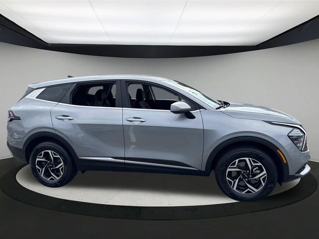 2024 Kia Sportage LX photo 2