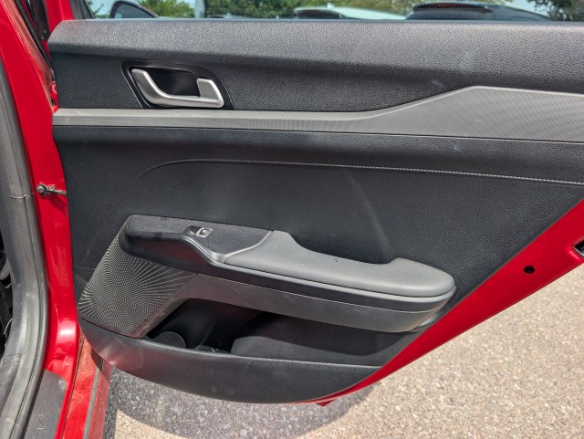 Used 2025 Runway Red Kia LXS image 15