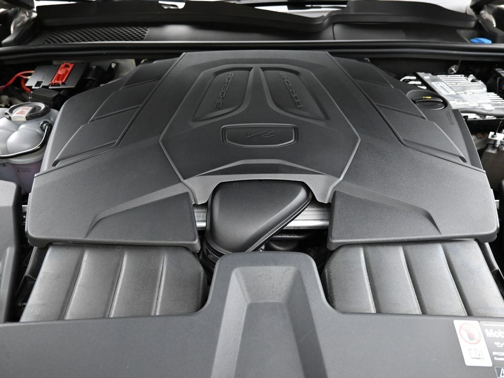 2024 Porsche Cayenne Coupe Base photo 16
