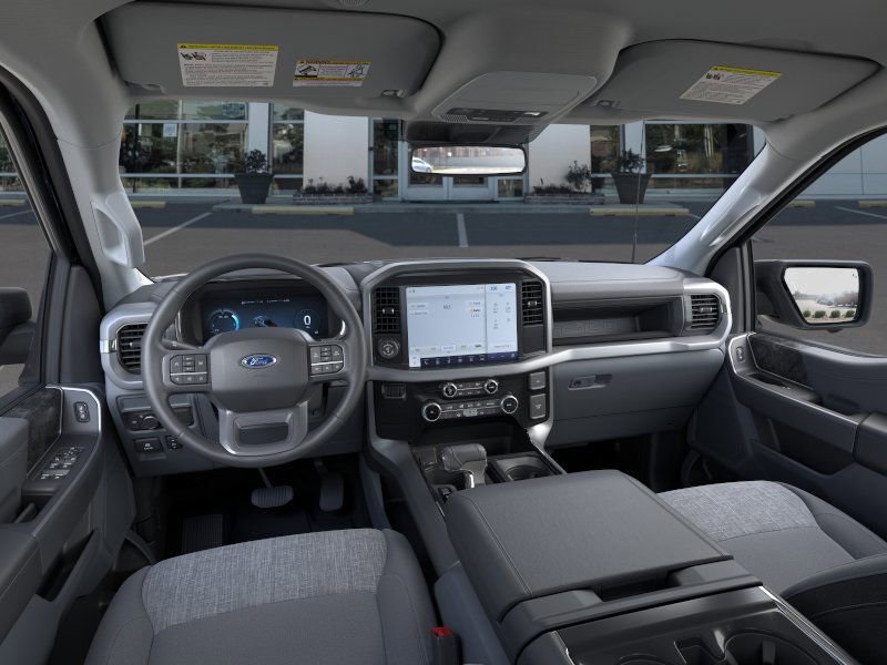 2025 Ford F-150 Lightning XLT photo 9