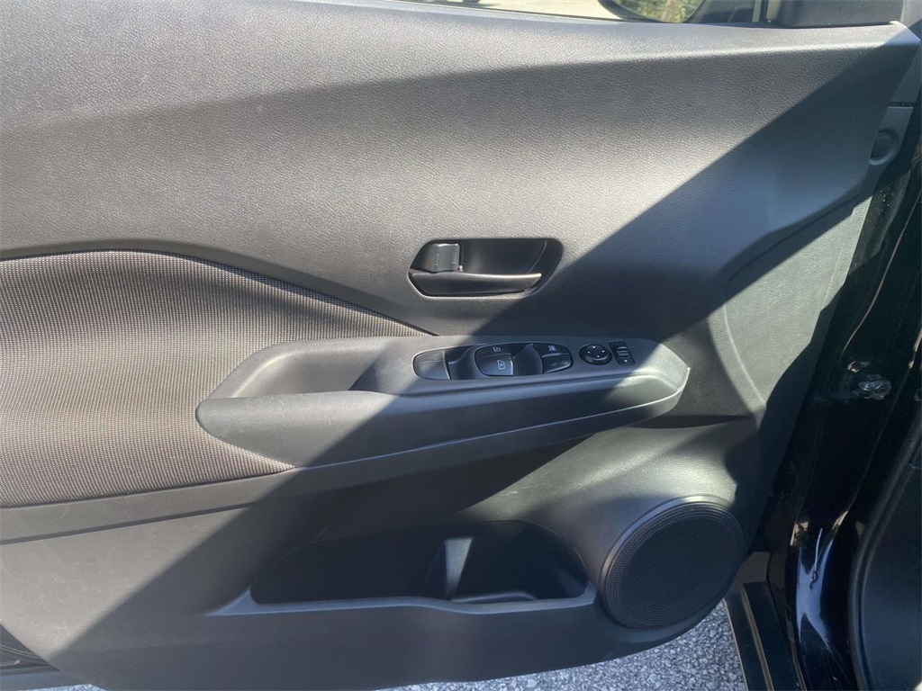 2020 Nissan Kicks S photo 13