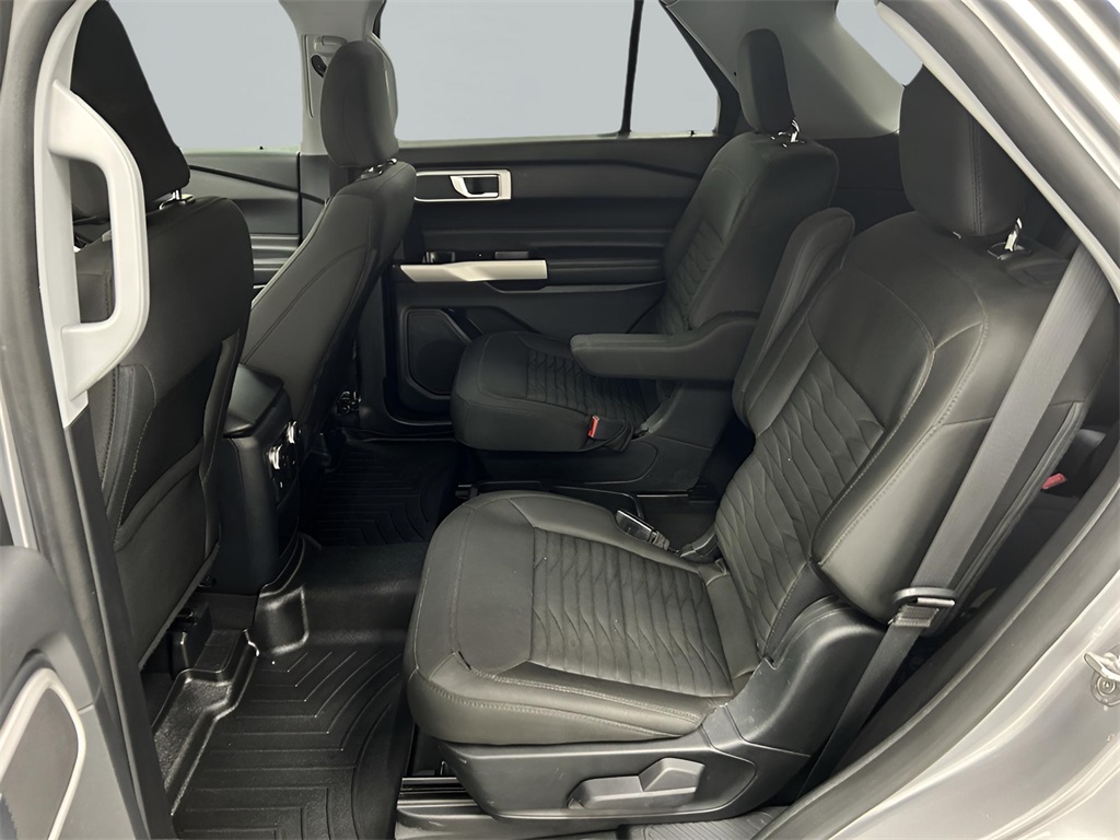 2021 Ford Explorer XLT photo 9