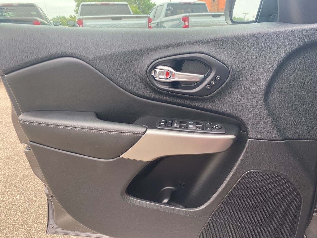 2019 Jeep Cherokee Limited photo 8