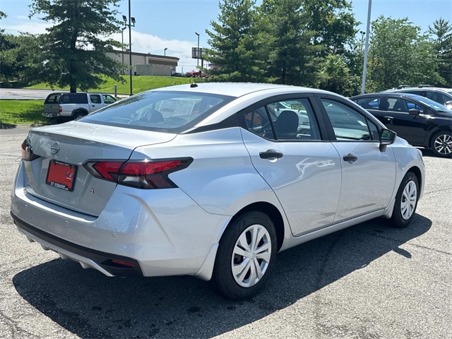 2025 Nissan Versa 1.6 S photo 4