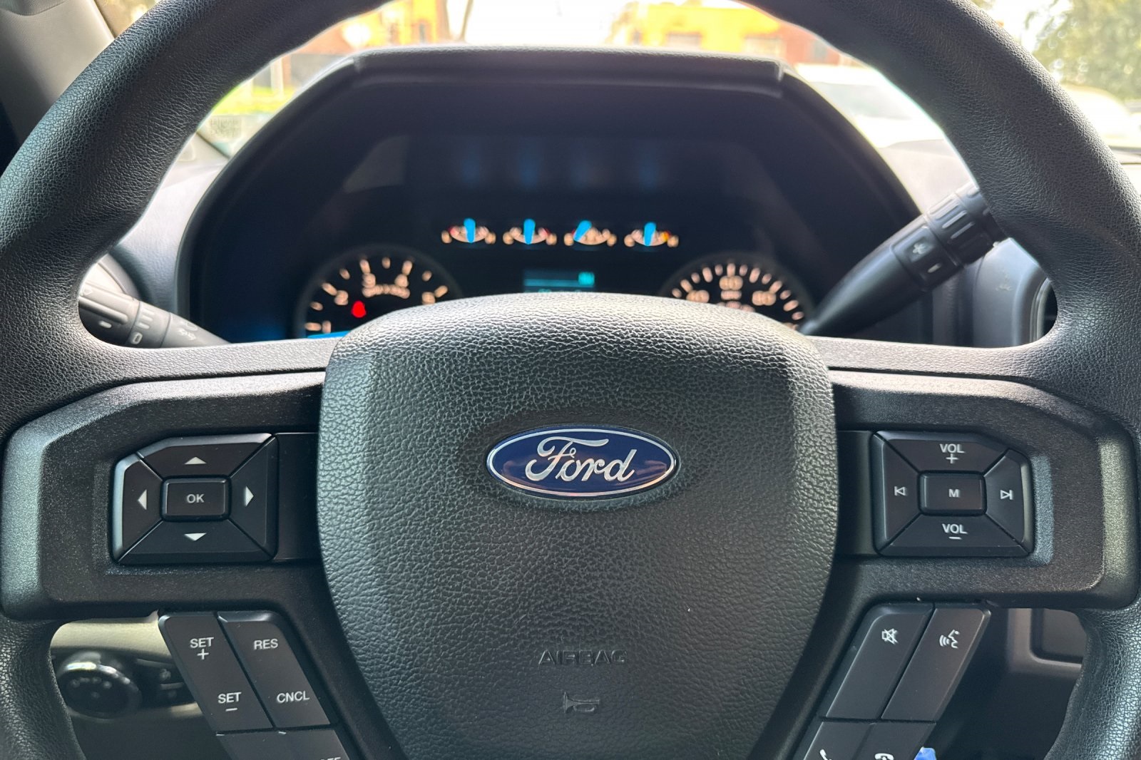 2017 Ford F-150 XLT photo 21