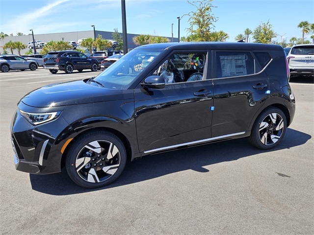 2025 Kia Soul GT-Line photo 2
