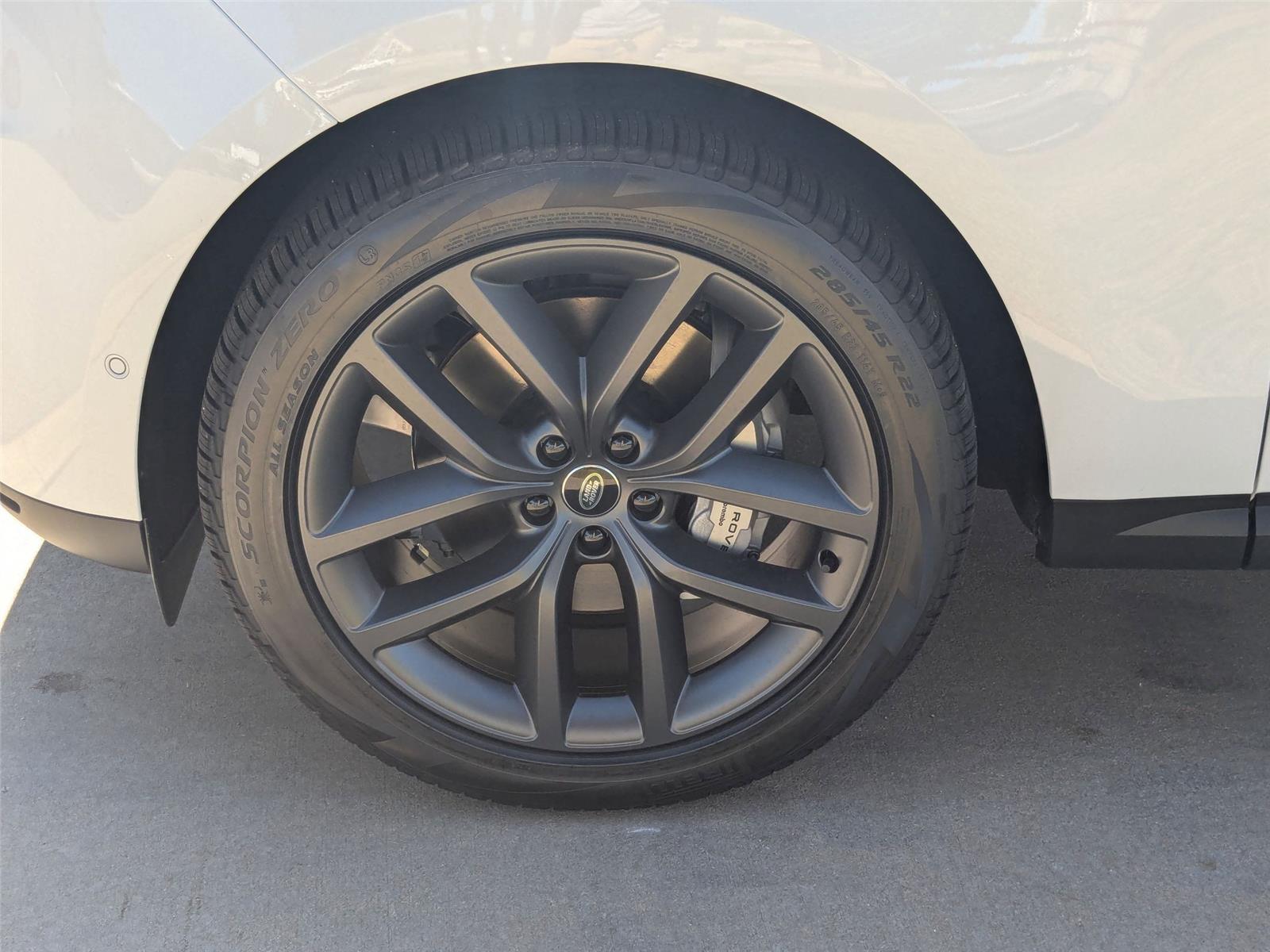 2025 Land Rover Range Rover Sport SE photo 10