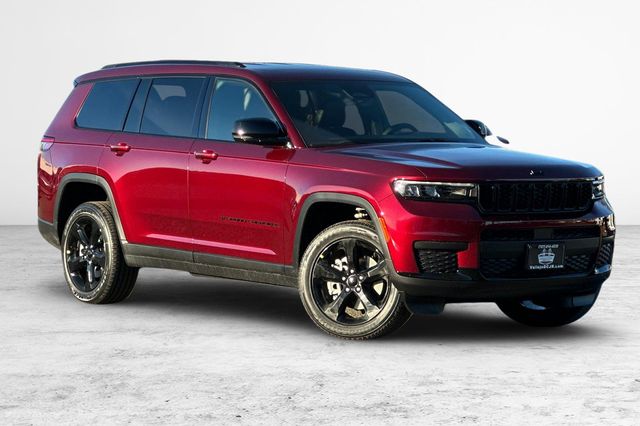 2025 Jeep Grand Cherokee Altitude photo 2