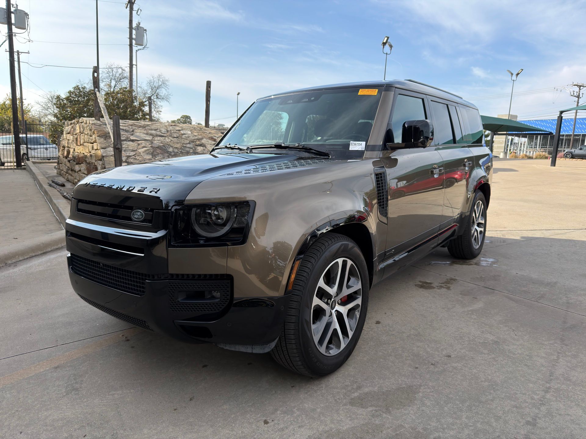 2025 Land Rover Defender X's photo