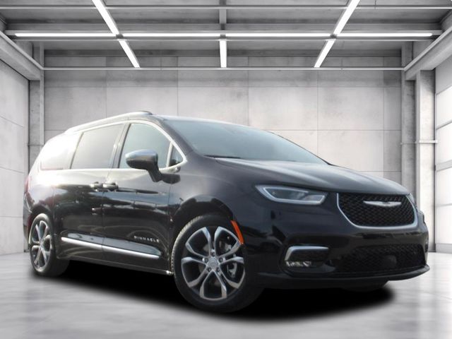 2026 Chrysler Pacifica Pinnacle's photo