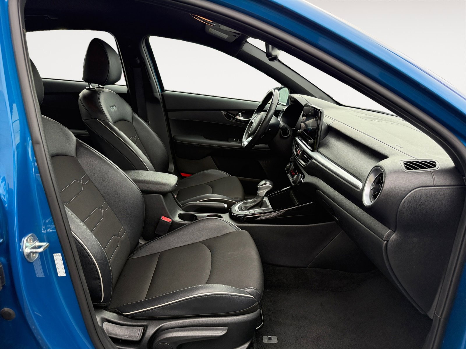 2023 Kia Forte GT-Line photo 19
