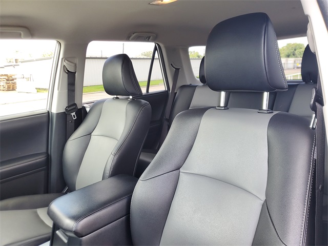 2017 Toyota 4Runner SR5 Premium photo 13