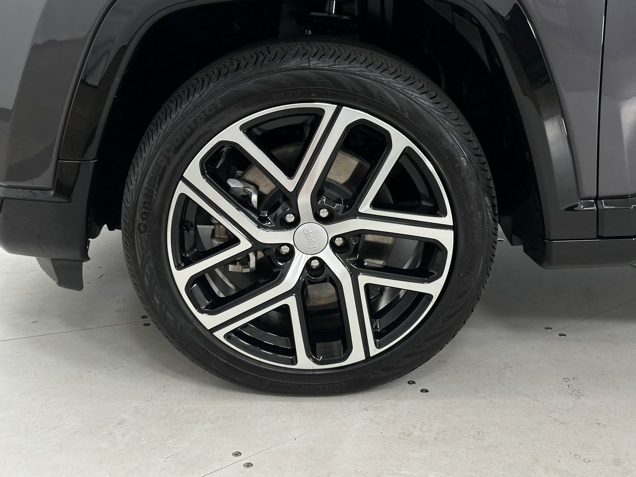 2024 Jeep Compass Limited photo 27