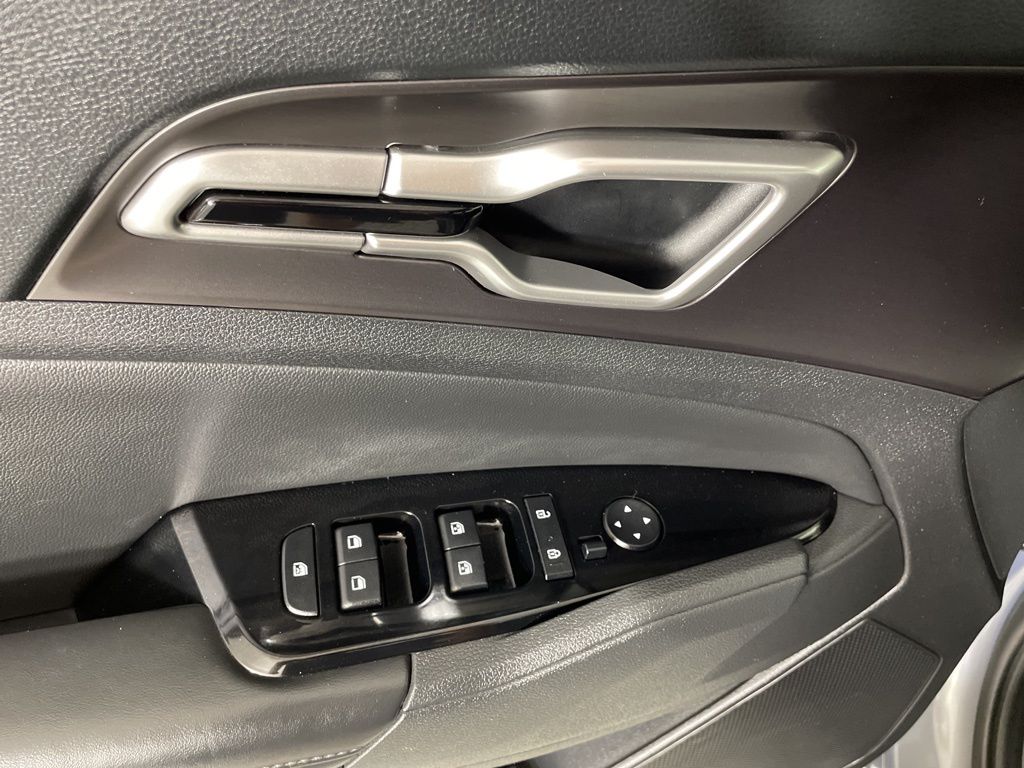 2024 Kia Sportage EX photo 16