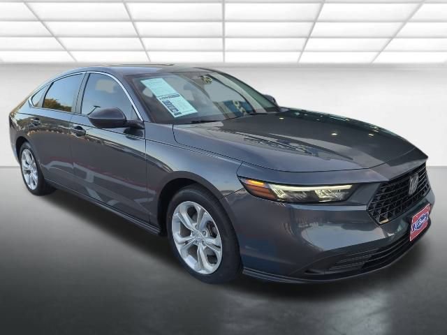 2023 Honda Accord LX's photo