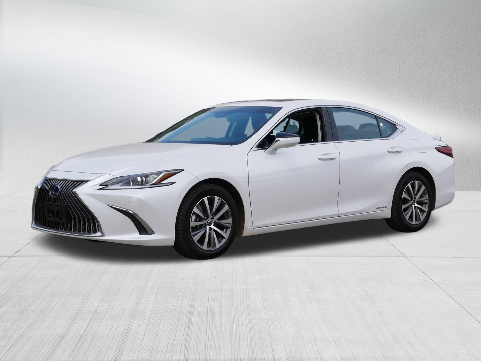 2021 Lexus ES 300h photo 2